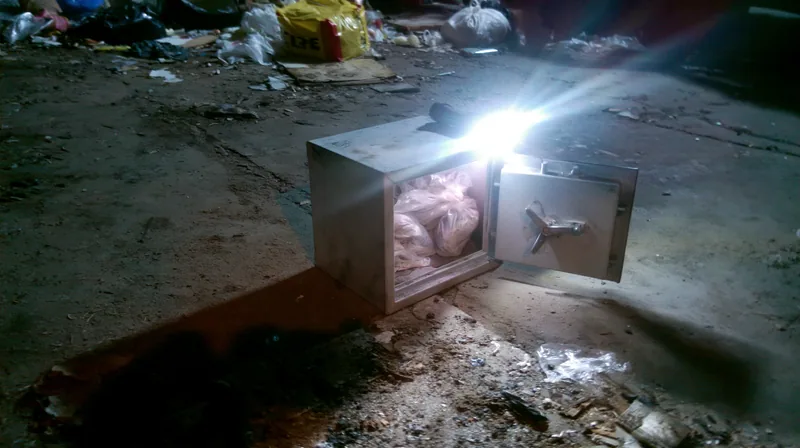 I Found a Locked Safe in My Boyfriend's Basement
